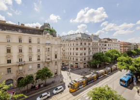 Discover Your Budapest Retreat-Walk to Parliament
